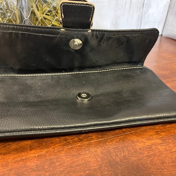 Wallet - New York and Company - Picture 3 of 4